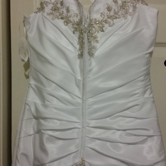 Wedding Dress New Size 14 - Picture 4 of 5